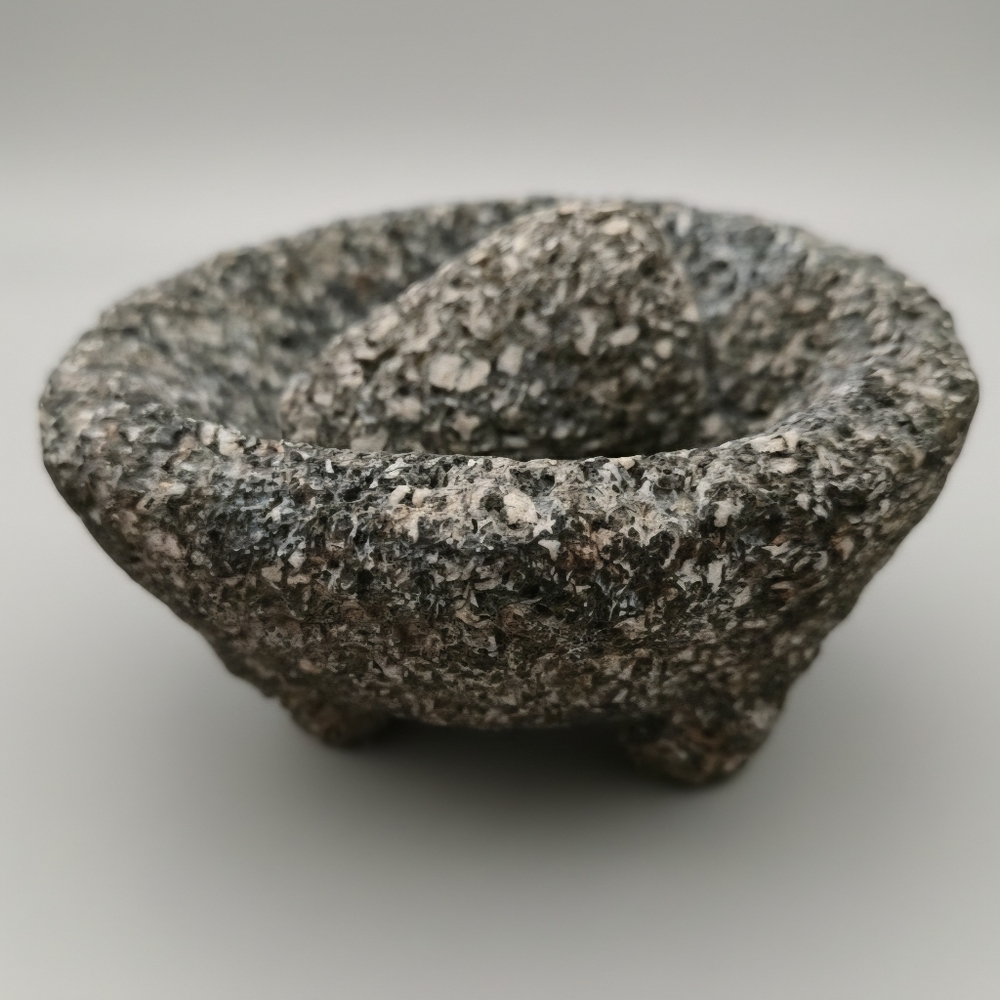 Unbranded Mini Volcanic Rock Molcajete Mortar & Pestle Set Hand Carved 11cm 4.5" - Picture 2 of 10